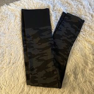 High waisted tummy control leggings. Size s/m black camo